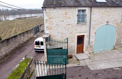 Pouilly-sur-Loire Apartment | Holidays in Pouilly/Loire overlooking the Loire and the vineyards classified 2 stars
