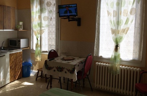 Neris-les-Bains Apartment | Homerez - Amazing studio for 2 ppl. with garden at Néris-les-Bains