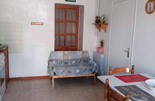Saint-Martin-de-Hinx Apartment | Homerez - Apartment - Saint-Martin-de-Hinx
