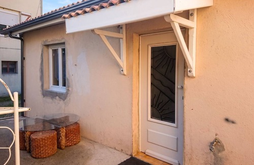 Penne-d'Agenais Apartment | Homerez - Apartment in Penne-d'Agenais