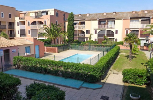 Les Arenes Apartment | Homerez - Appartement 900 m away from the beach for 4 ppl. with shared pool