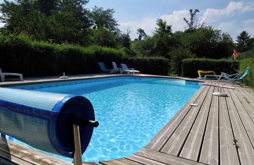 Blaignac Apartment | Homerez - Apt Blaignac w/pool