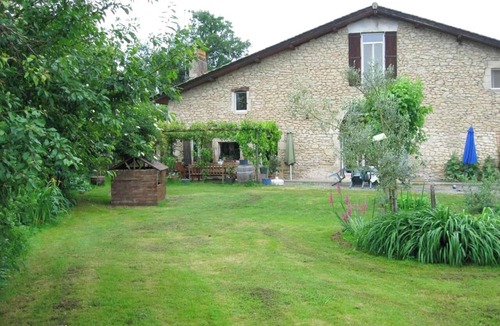 Blaignac Apartment | Homerez - Apt Blaignac w/pool