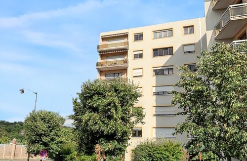 Melun Apartment | Homerez - Apt in Melun with balcony