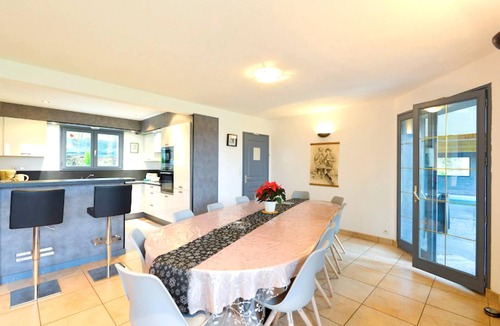 Saint-Brigitte Villa | Homerez - Big villa for 14 ppl. with swimming-pool and garden at Sainte-Brigitte