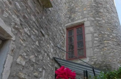 La Charite-sur-Loire Apartment | Homerez - Charming Studio in La Charité-sur-Loire