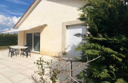 Saint-Vallier House | Homerez - Charming house in Saint-Vallier + terrace