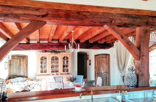 Montoldre House | Homerez - Charming House in Montoldre, Garden