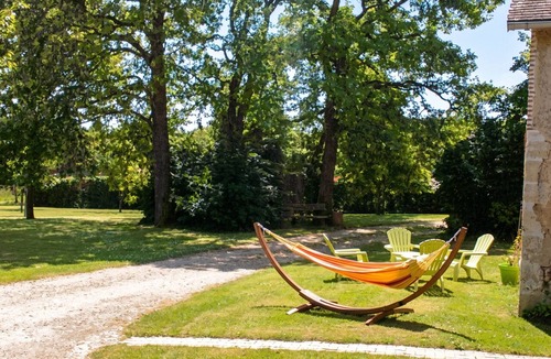 Montoldre House | Homerez - Charming House in Montoldre, Garden
