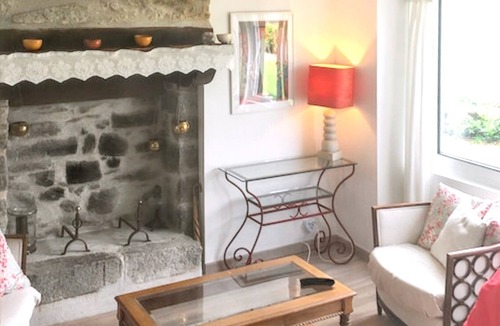 Huelgoat House | Homerez - Charming House in Huelgoat with Terrace and Garden