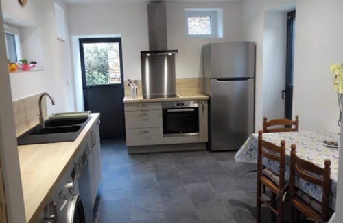 Nivillac House | Homerez - Charming house in Nivillac with garden and fireplace