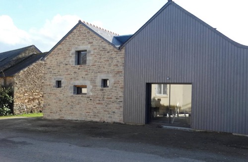 Nivillac House | Homerez - Charming house in Nivillac with garden and fireplace