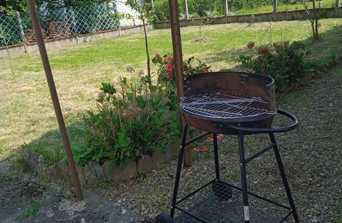 Montlucon House | Homerez - Comfortable house in Montluçon with secluded garden