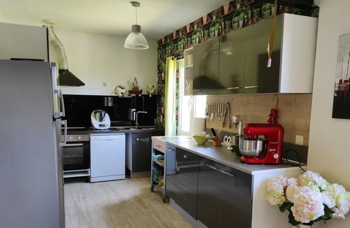 Marcillac-Saint-Quentin House | Homerez - Beautiful house for 6 ppl. with terrace at Marcillac-Saint-Quentin