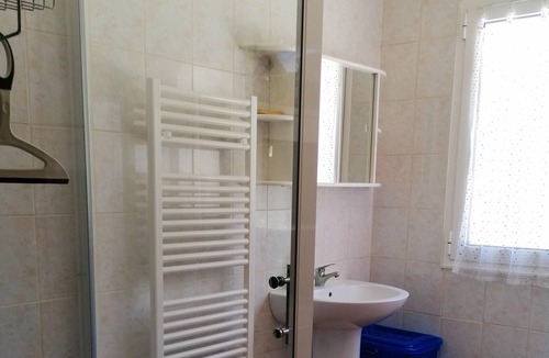 Marcillac-Saint-Quentin House | Homerez - Beautiful house for 6 ppl. with terrace at Marcillac-Saint-Quentin