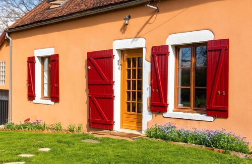 Dampierre-sous-Bouhy House | Homerez - House in Dampierre Sous Bouhy