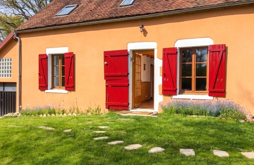 Dampierre-sous-Bouhy House | Homerez - House in Dampierre Sous Bouhy