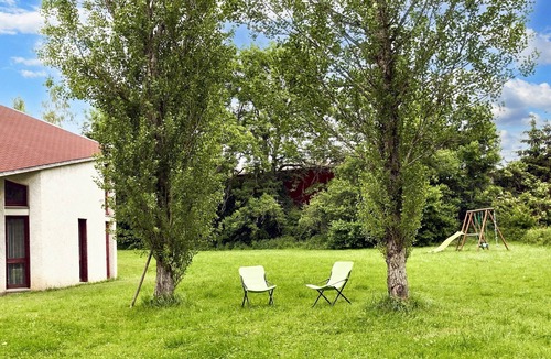 La Chapelle-Geneste House | Homerez - House La Chapelle-Geneste