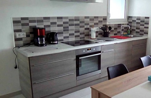 Cast House | Homerez - House in Cast
