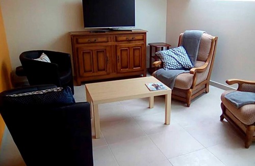 Cast House | Homerez - House in Cast