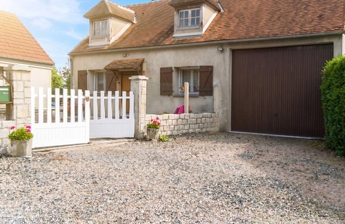 Loire - Vignobles et Nohain House | Homerez - House Saint-Père, fireplace
