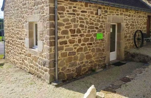 Rostrenen House | Homerez - Nice house for 3 ppl. with shared pool and terrace at Rostrenen