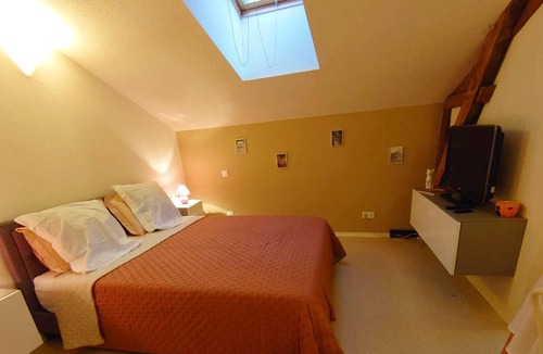 Duravel Apartment | Homerez - Nice studio for 2 ppl. with shared pool and garden at Duravel