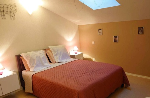 Duravel Apartment | Homerez - Nice studio for 2 ppl. with shared pool and garden at Duravel
