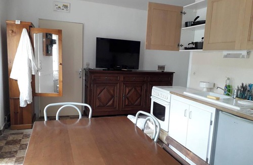 Lucay-le-Male House | Homerez - Rustic House in Luçay-le-Mâle with Garden