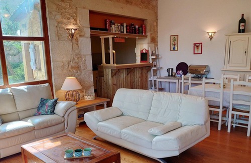 Duravel House | Homerez - Spacious house for 8 ppl. with shared pool and garden at Duravel