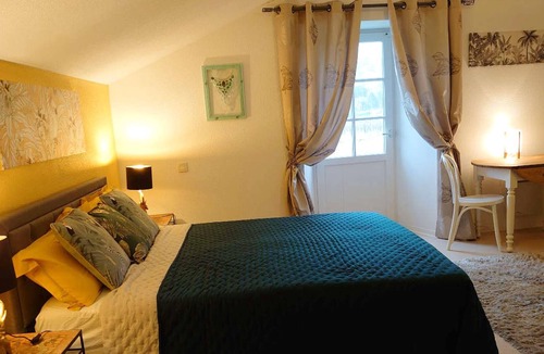 Duravel Apartment | Homerez - Studio for 2 ppl. with shared pool, garden and terrace at Duravel