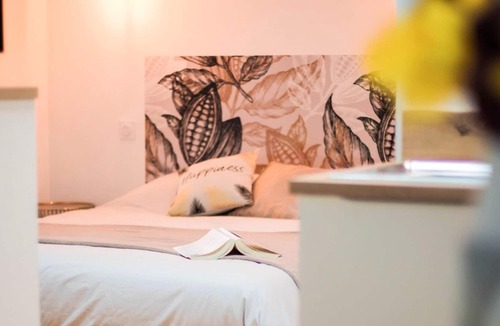 Dollon Villa | Homerez - Villa for 12 ppl. with swimming-pool, garden and terrace at Dollon