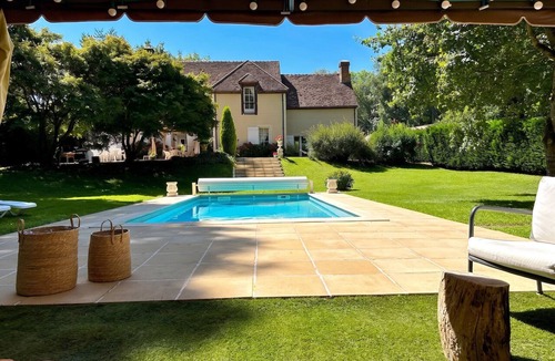 Chailly-en-Brie House | Homerez - Villa in Chailly-en-Brie