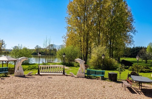 Courtenay Villa | Homerez - Villa in Courtenay, enclosed garden