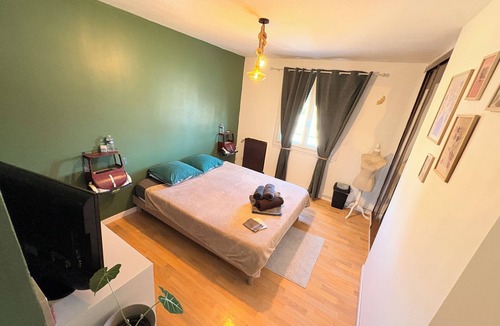 Bompas Bed & Breakfast | Homestay with all comforts :)
