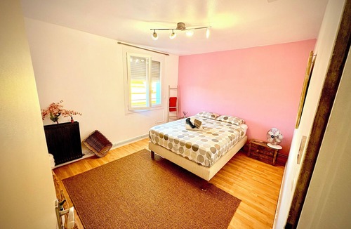 Bompas Bed & Breakfast | Homestay with all comforts :)