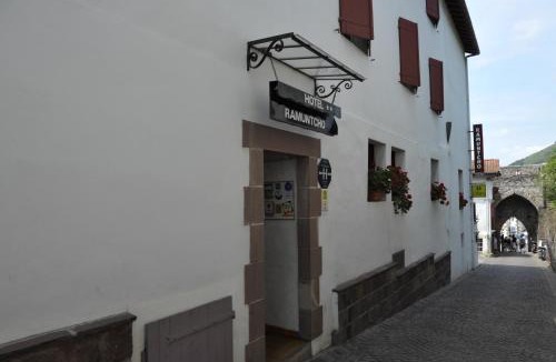 Saint-Jean-Pied-de-Port Hostel | Hostel20 Ramuntcho