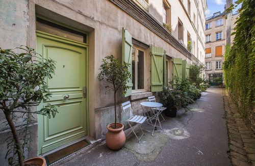 10th Arrondissement Apartment | Hot Hot Hot Loft Faubourg Saint-Denis