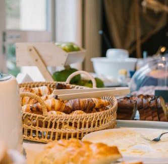 Treguier Hotel | Hotel Aigue Marine