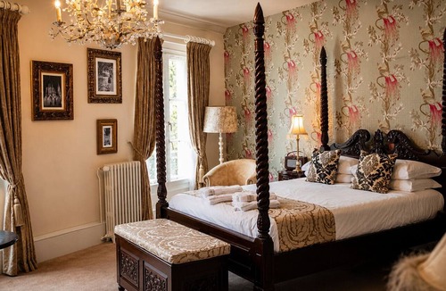 La Chartre-sur-le-Loir Hotel | HOTEL DE FRANCE