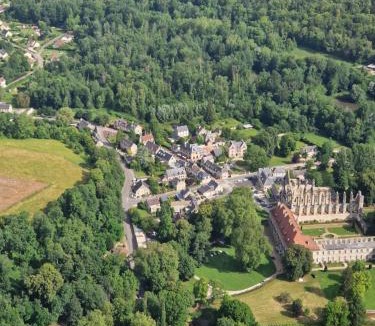 Longpont Hotel | HOTEL DE L'ABBAYE DE LONGPONT