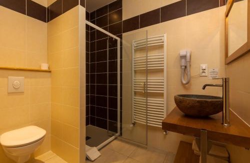 Le Bourg-d'Oisans Hotel | Hotel Des Alpes