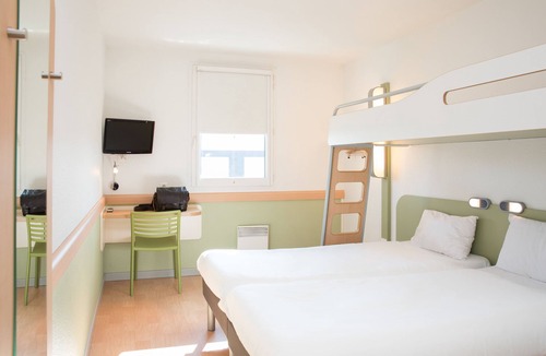 Chaponnay Hotel | Hotel Ibis Budget Lyon Est Chaponnay