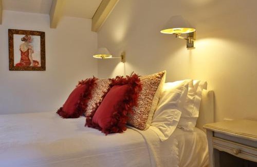 Reynes Hotel | Hotel Le Mas Trilles