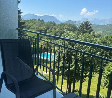 Saint-Martin-d'Uriage Hotel | Hotel Les Mésanges
