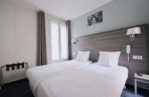 Saint-Fargeau Hotel | Hotel Lilas Gambetta
