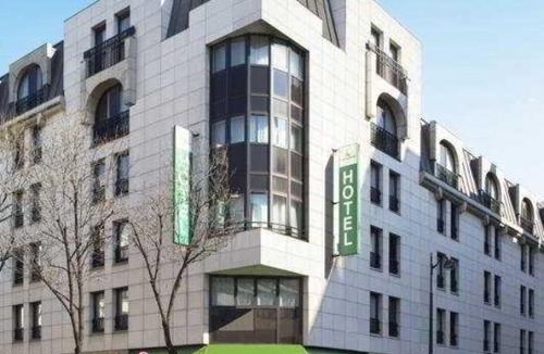 Hopital Saint-Louis Hotel | Hotel Paris Louis Blanc
