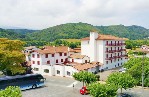 Saint-Pee-sur-Nivelle Hotel | Hotel Restaurant Bonnet