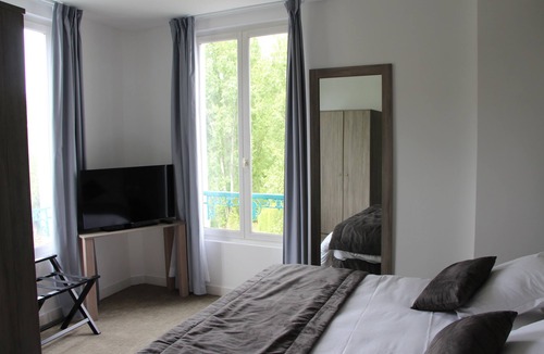 Poissy Hotel | Hotel Restaurant L'Esturgeon