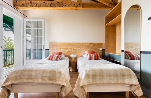 Saint-Pee-sur-Nivelle Hotel | Hotel Trinquet